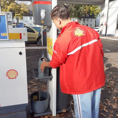 02-Wischwasser auffüllen, ....jpg