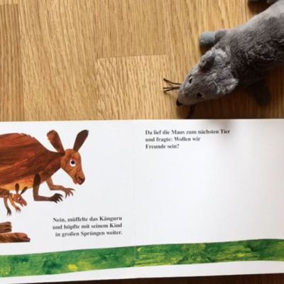 Buch vorlesen 1.jpg