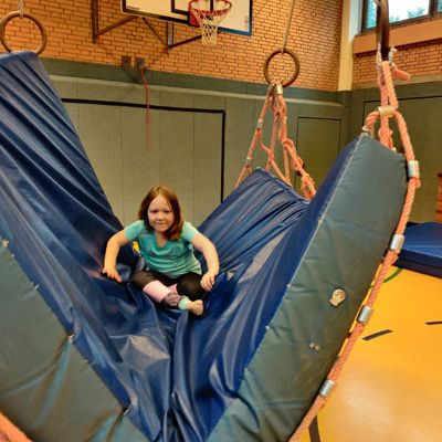 Gemeinsamer Sportunterricht von Klasse 2a und 2b 1.jpg