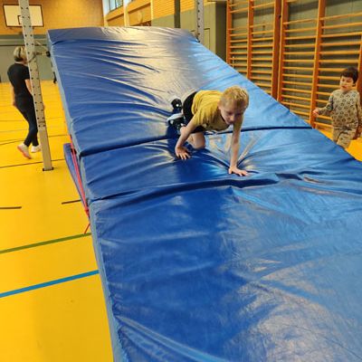 Gemeinsamer Sportunterricht von Klasse 2a und 2b 11.jpg