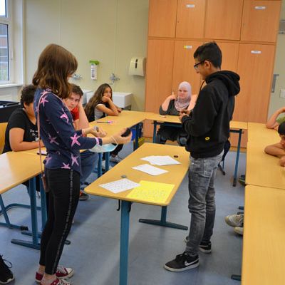 05-Klassenschilder und viele Figuren ....jpg