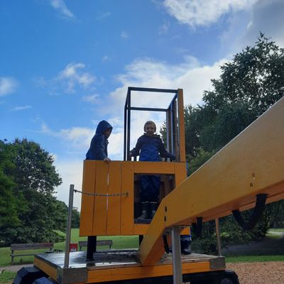 Klasse 3b auf dem Spielplatz Jenfelder Moorpark00006.jpg