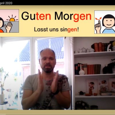 03 Herr Schelinski singt unser Morgenlied.jpg
