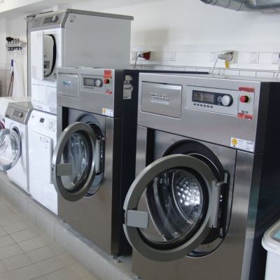 10-Die Waschmaschinen sind groß..jpg