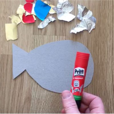 Wir basteln einen Regenbogenfisch 4.jpg