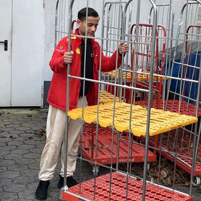 07-Rollbehälter wegbringen..jpg