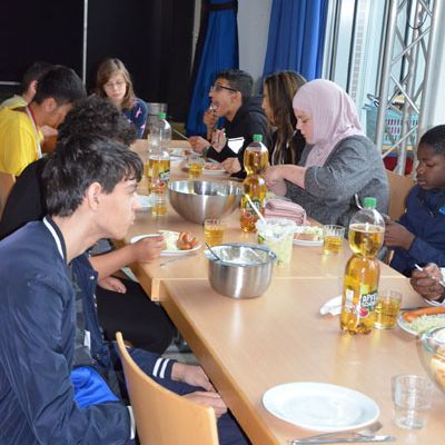 28-...in der Pausenhalle....jpg