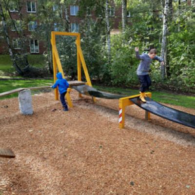 Klasse 3b auf dem Spielplatz Jenfelder Moorpark00003.jpg