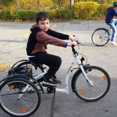 Kl. 4 Fahrradtraining 02.jpg