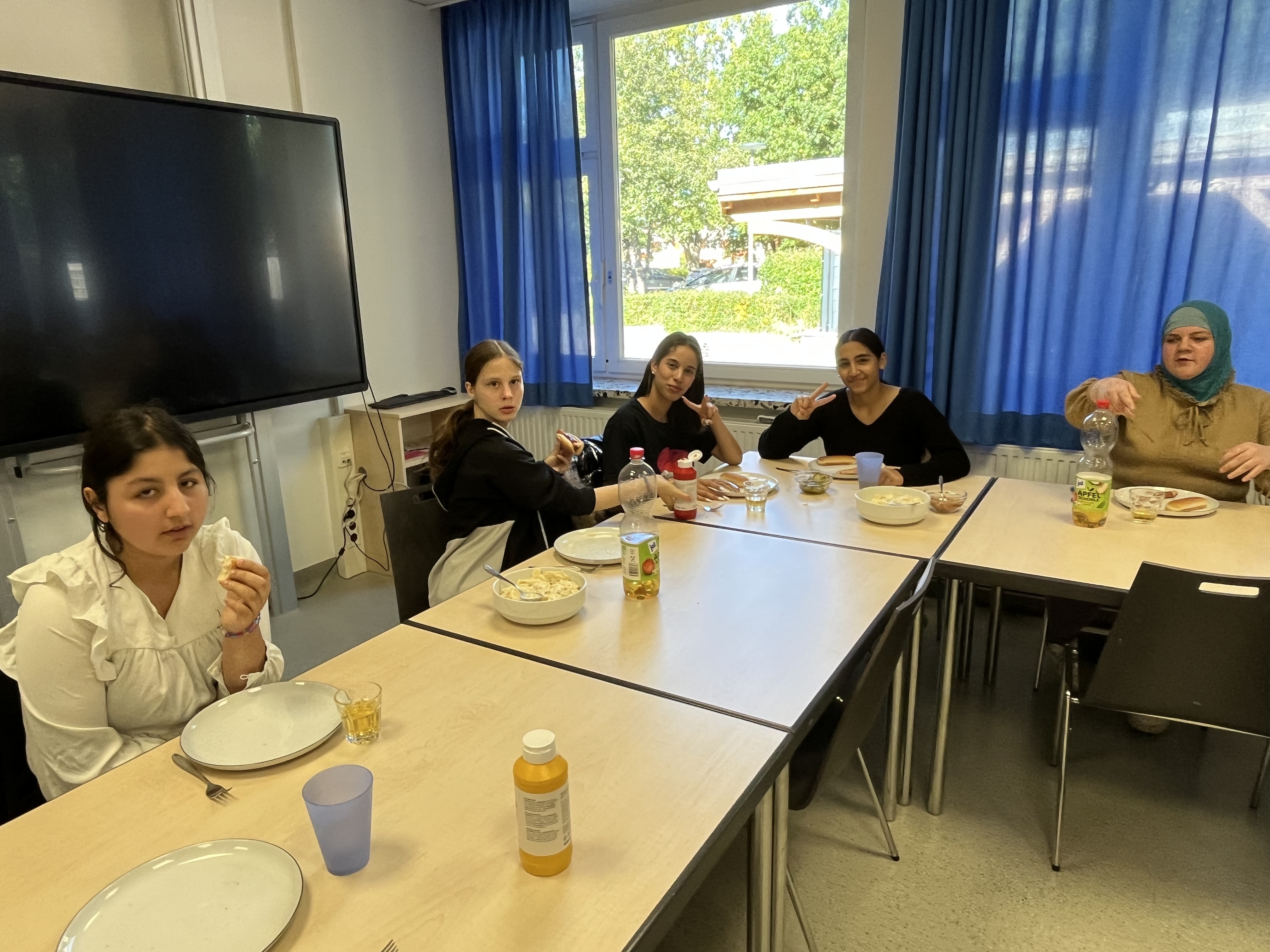 19. Gemeinsames Mittagessen.jpg